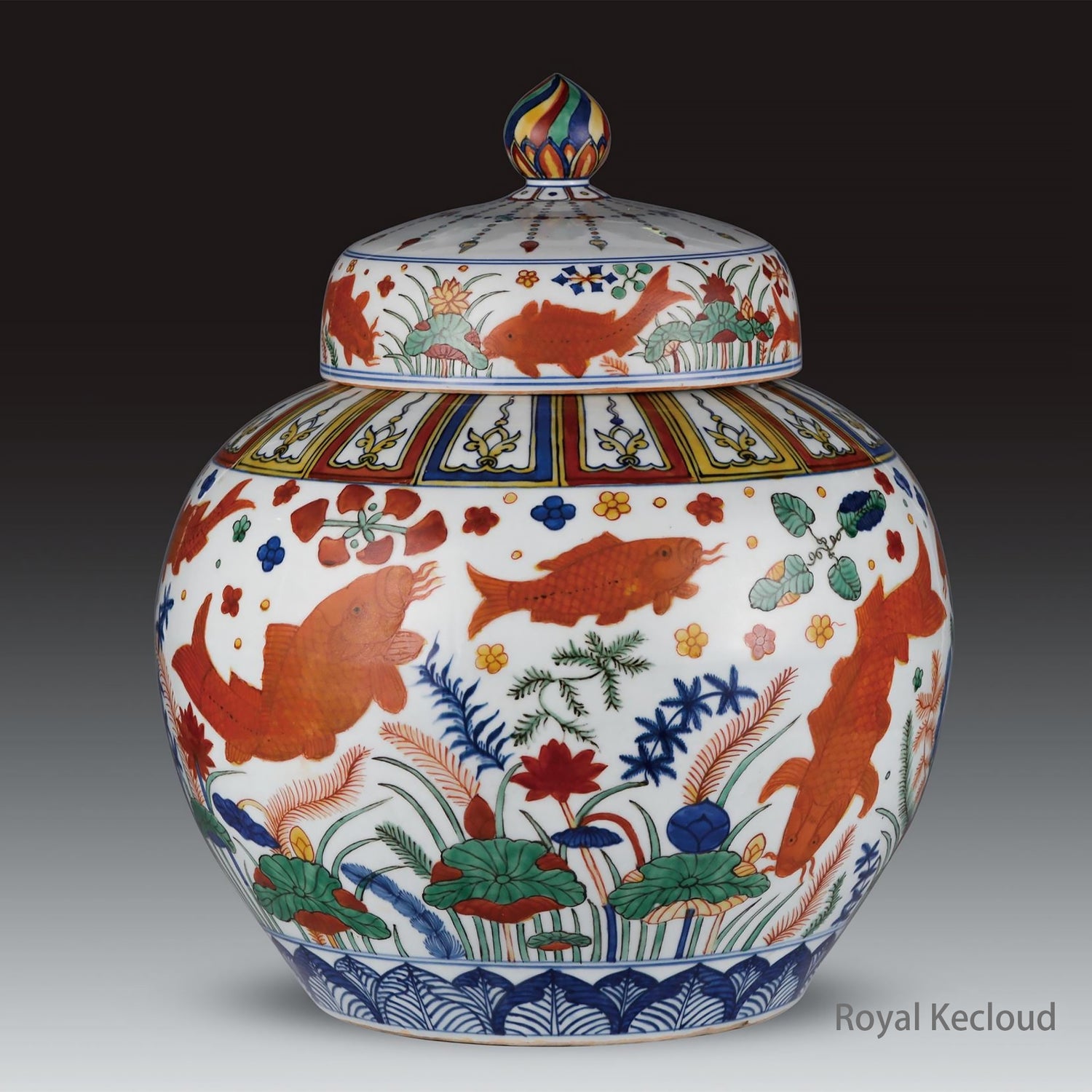 Ming Jiajing Wucai 'Fish' Jar and Cover