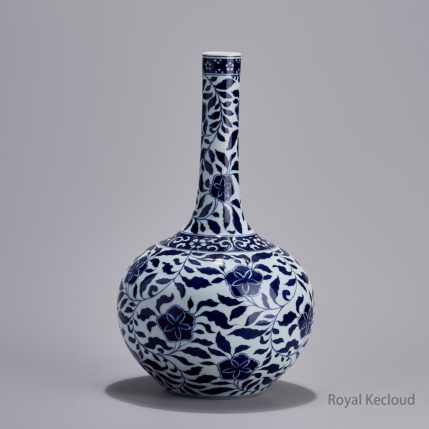 Jingdezhen Handmade Blue-and-white Globular Vase with Interlocking Lotus Designs