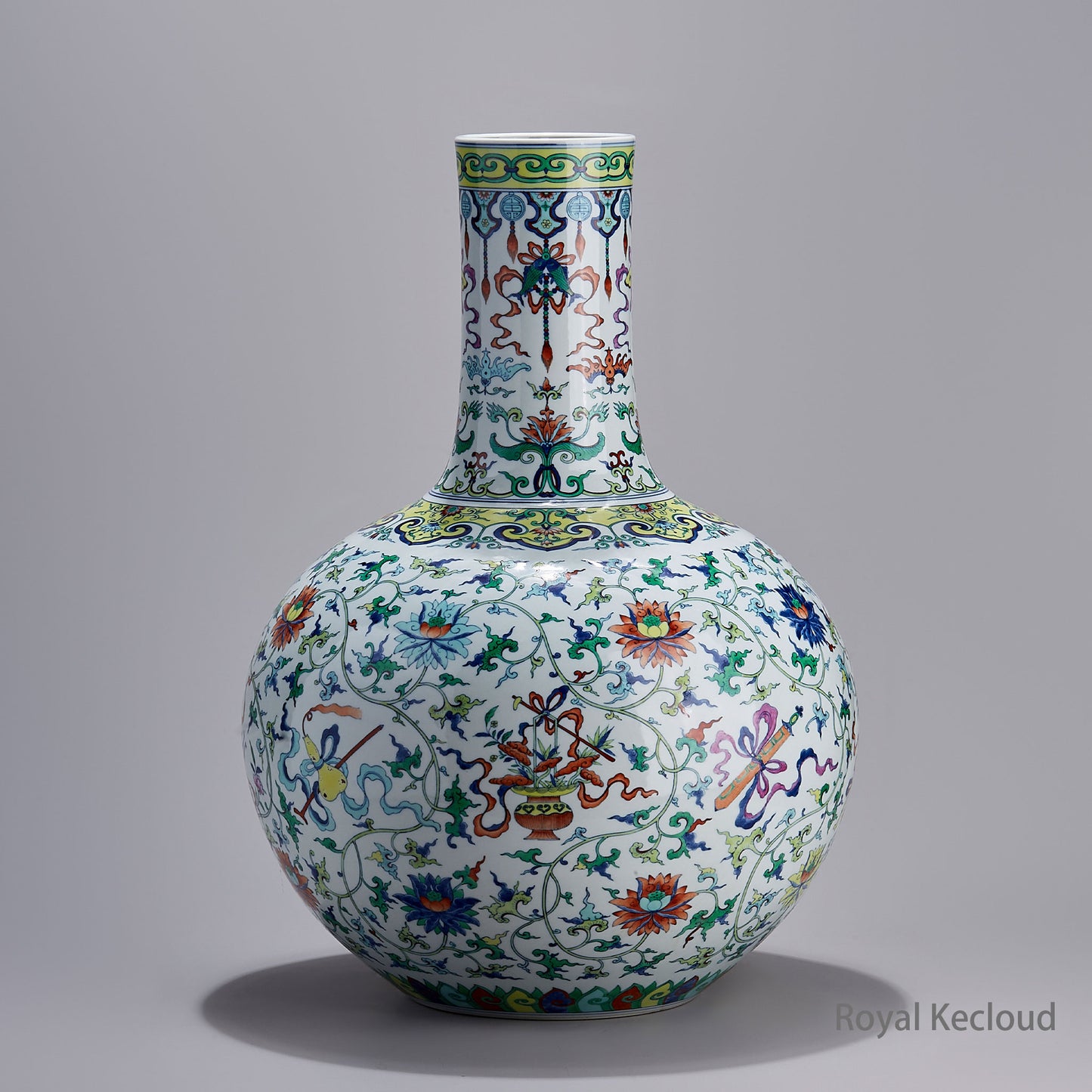 A Fine Doucai 'AnBaXian' Globular Vase, Jingdezhen Handmade Porcelain Vase